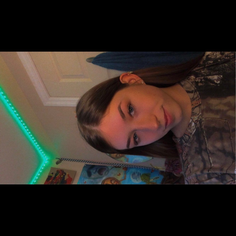 Meet your Posher, Olivia